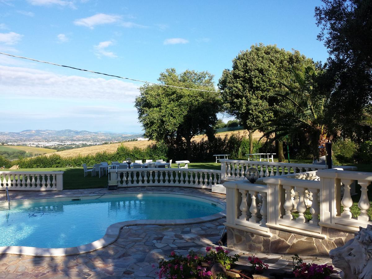 Country House Resort Villa Giardino Degli Eventi Fano Buitenkant foto